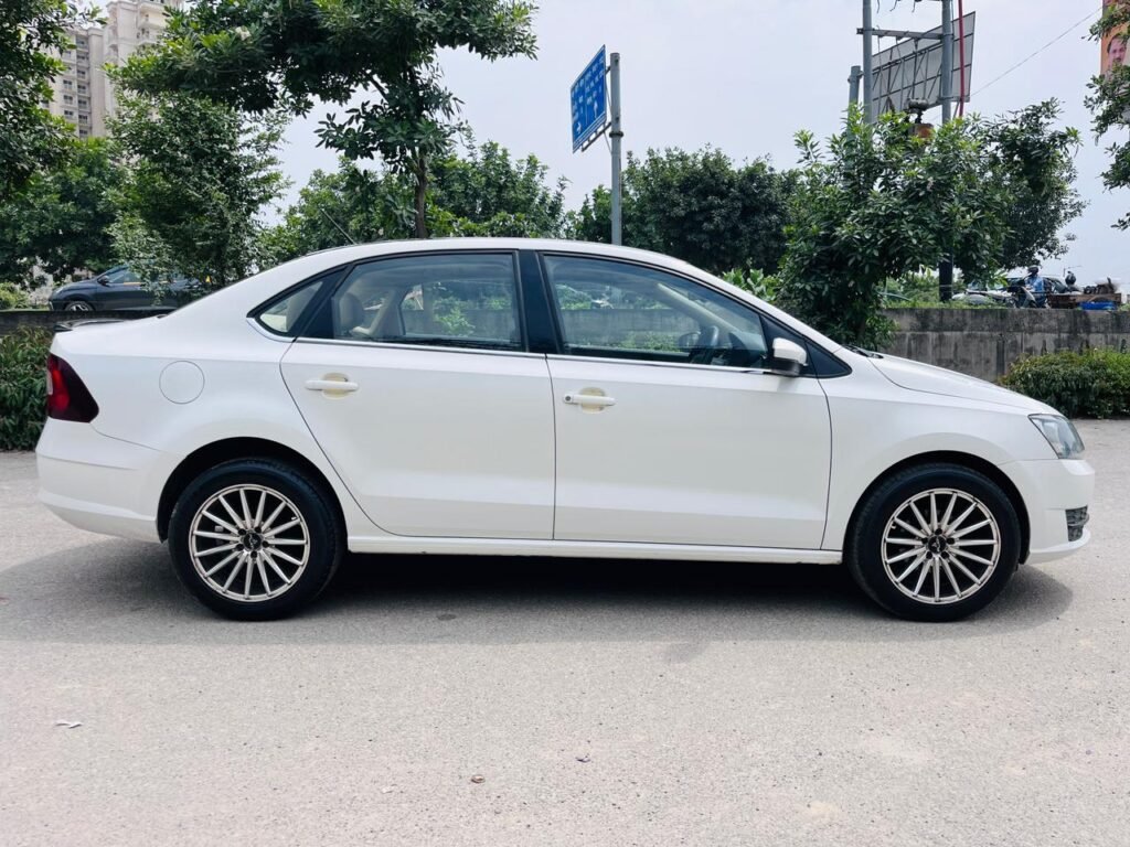 Skoda Rapid Active 1.0 TSI MT photo 6