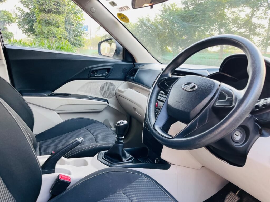 MAHINDRA XUV300 W4 PETROL 2022 – Turbo 1.2L photo 8