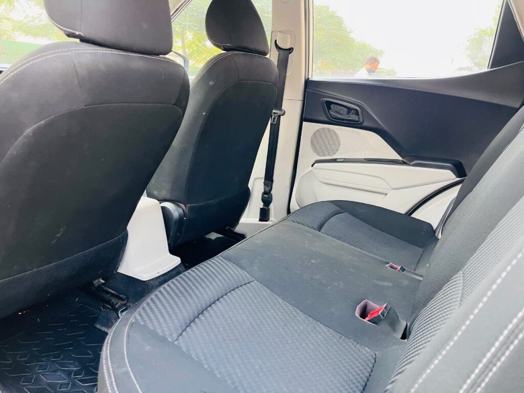 MAHINDRA XUV300 W4 PETROL 2022 – Turbo 1.2L photo 4