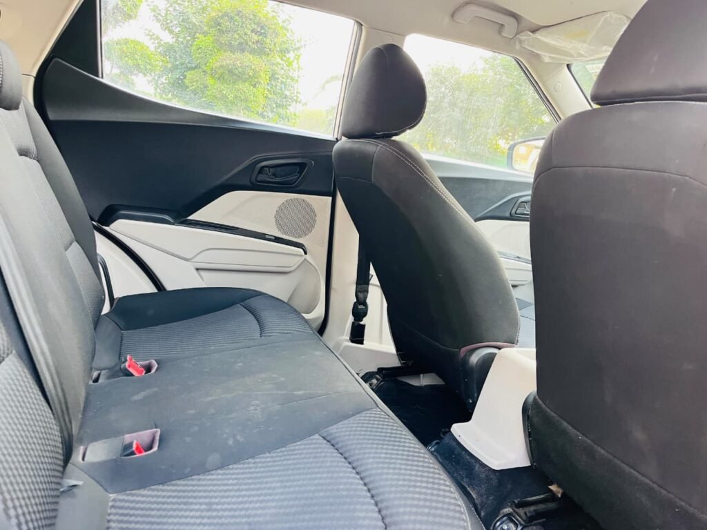 MAHINDRA XUV300 W4 PETROL 2022 – Turbo 1.2L photo 3